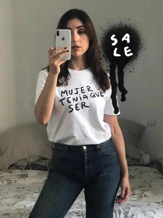 MUJER TENIA QUE SER